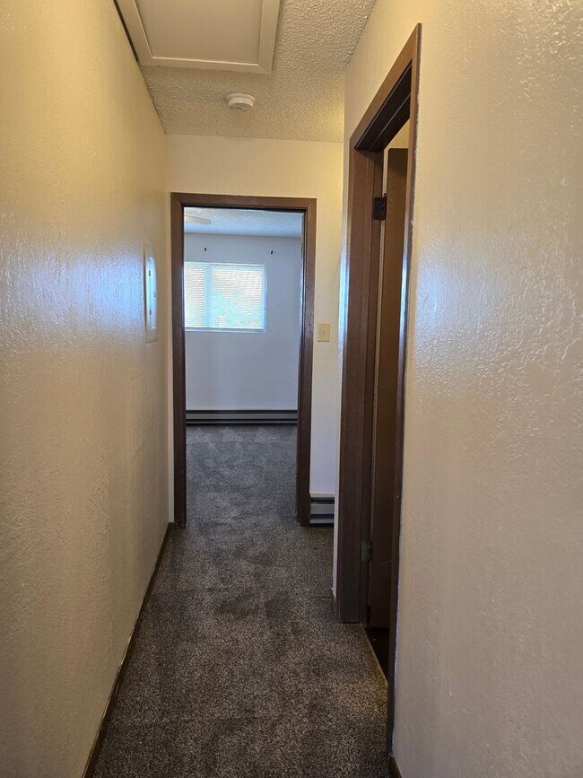 Building Photo - 1 Bed 1 Bath Apt.