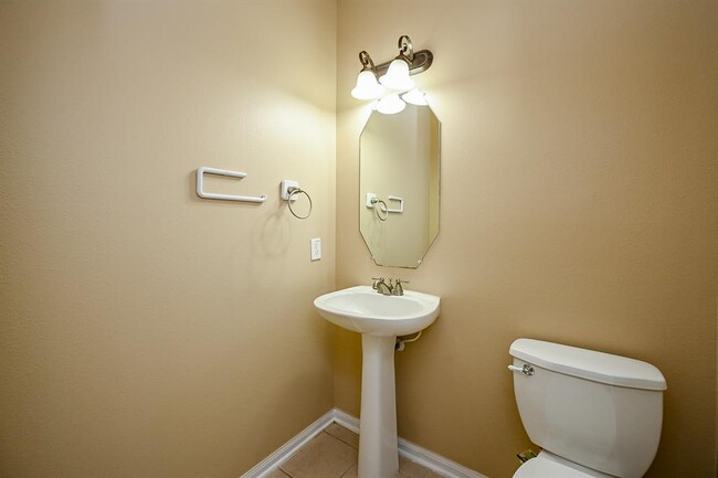 Building Photo - 7818 Iris Glen Ln