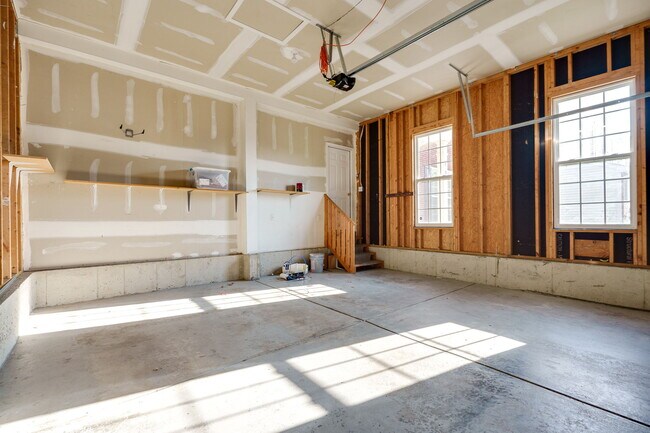 Building Photo - 3594 Armada Dr