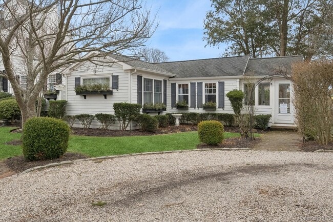 Building Photo - 424 4th St