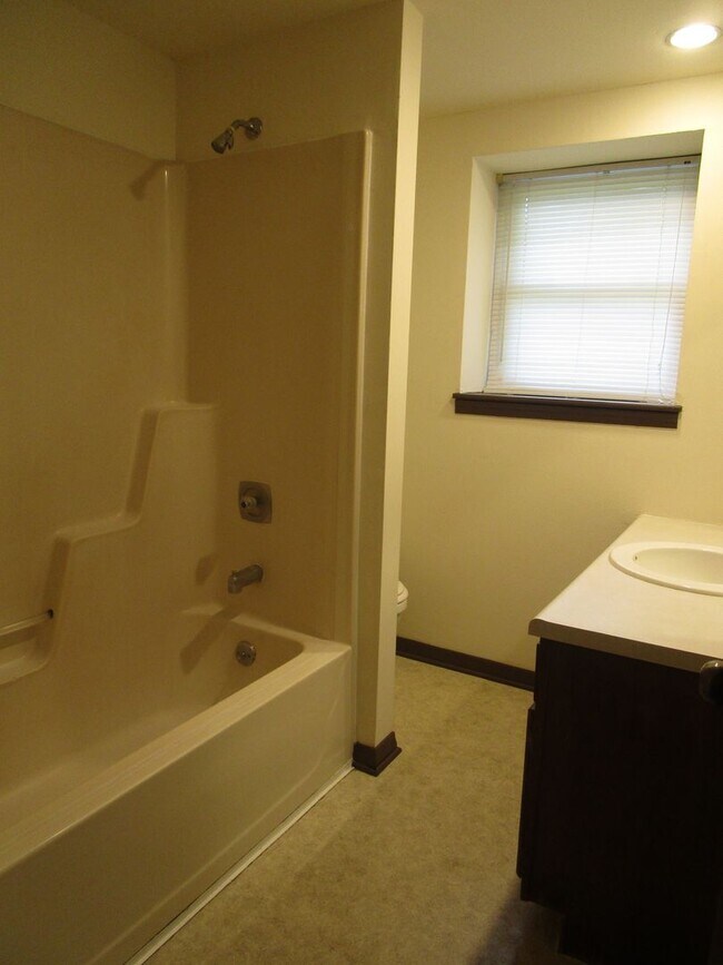 Building Photo - Remarkable Two Bedroom Town-Home with Fenced Yard - Available August 14th!!!