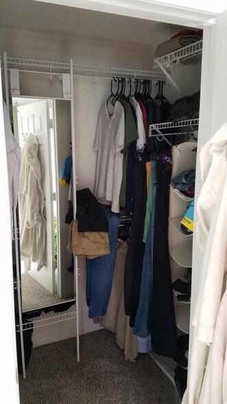 Master walk-in closet - 157 Linden Ln