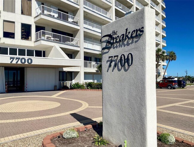 Building Photo - 7700 Seawall Blvd