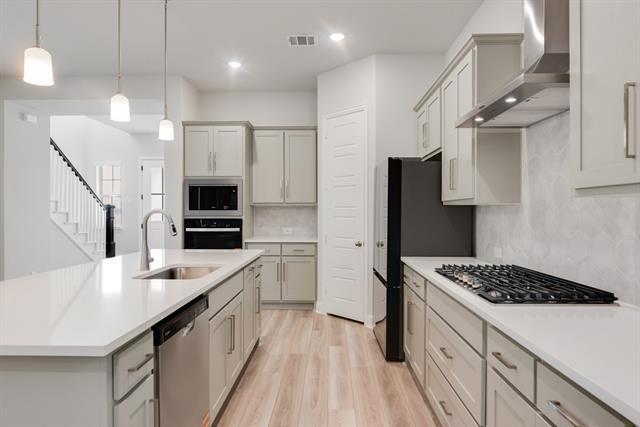 Building Photo - 7009 Sunset Blvd