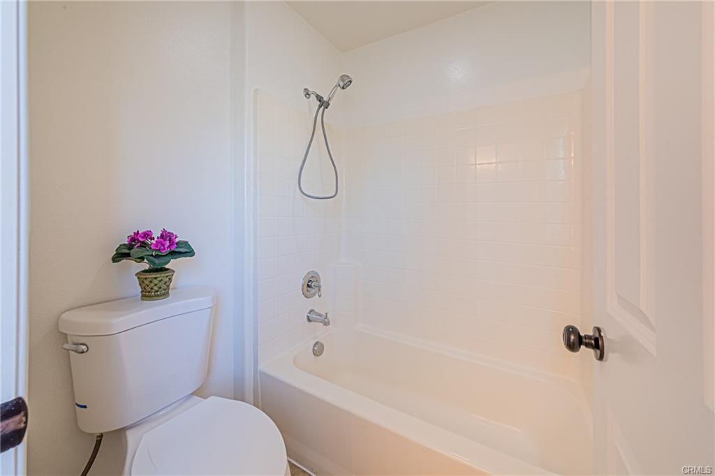 Building Photo - 138 S Hidden Path