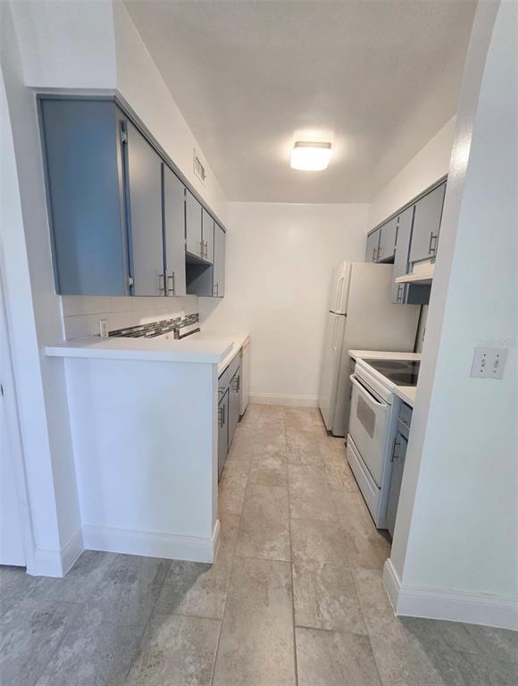 Building Photo - 5877 Windhover Dr