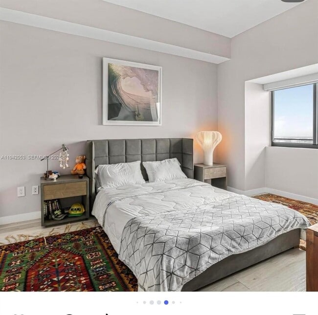 Building Photo - 480 NE 31st St