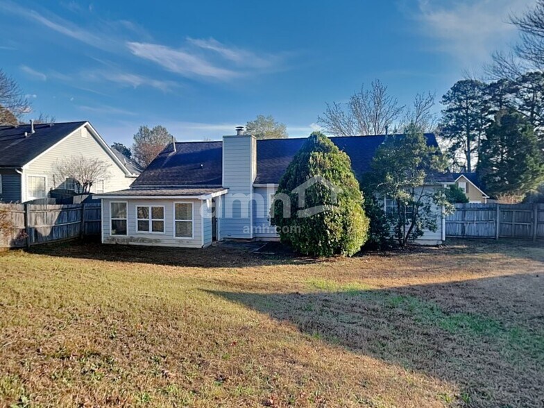 Building Photo - 677 New England Way