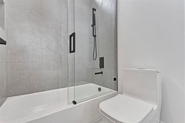 Building Photo - 630 NE 82nd St