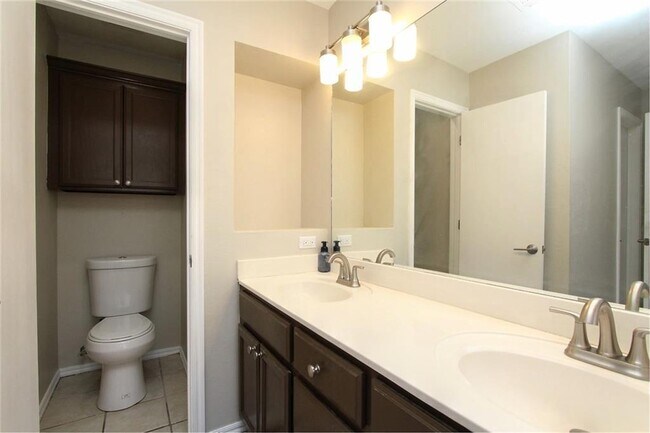 Building Photo - 10209 Aberdeen Dr