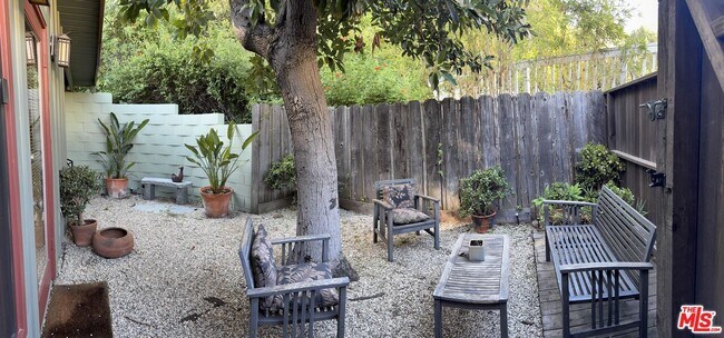 Building Photo - 2731 N Beverly Glen Blvd