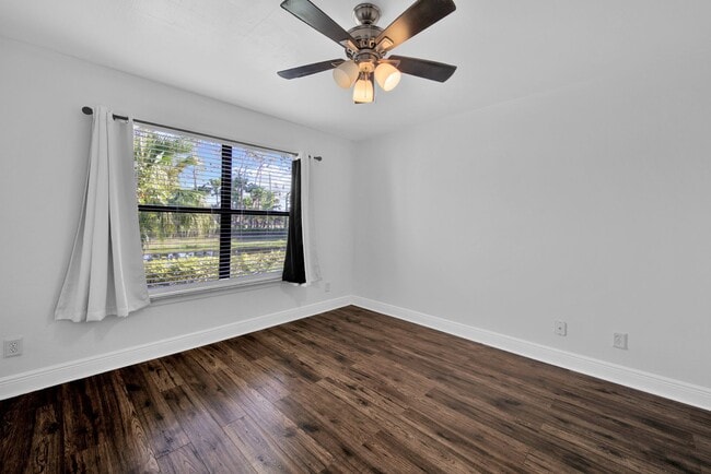Building Photo - 1/1 in Fort Myers- Unfurnished Annual