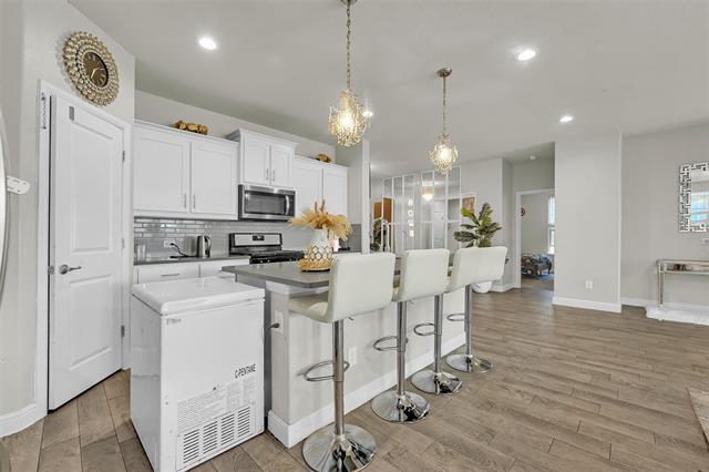 Building Photo - 1120 Gillespie Dr