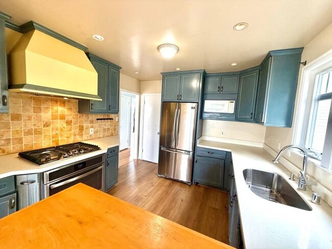 Building Photo - Clean 3 Bedroom, 1 Bath with Bonus Room- Walk to Westmoor High School, Open House, July 9th 4-6PM