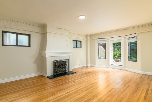 Primary Photo - 2275 Broadway