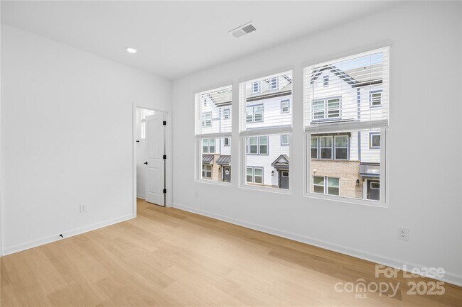 Building Photo - 1706 Blanche St