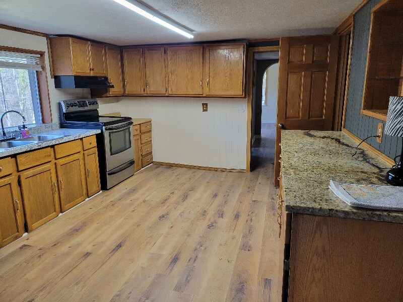 Building Photo - 895 W Schmitt Rd