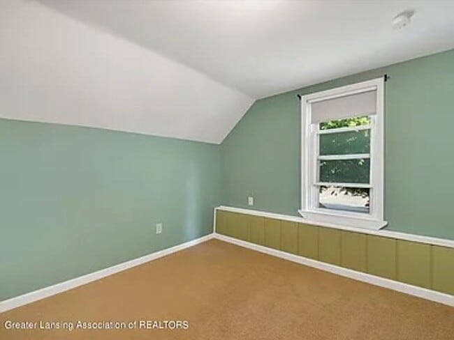 Building Photo - Move-In Ready 3 Bed, 2 Bath in Lansing (Section 8 Approved)