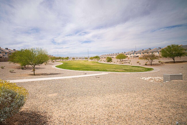 Building Photo - 3839 S Desert Sky Dr