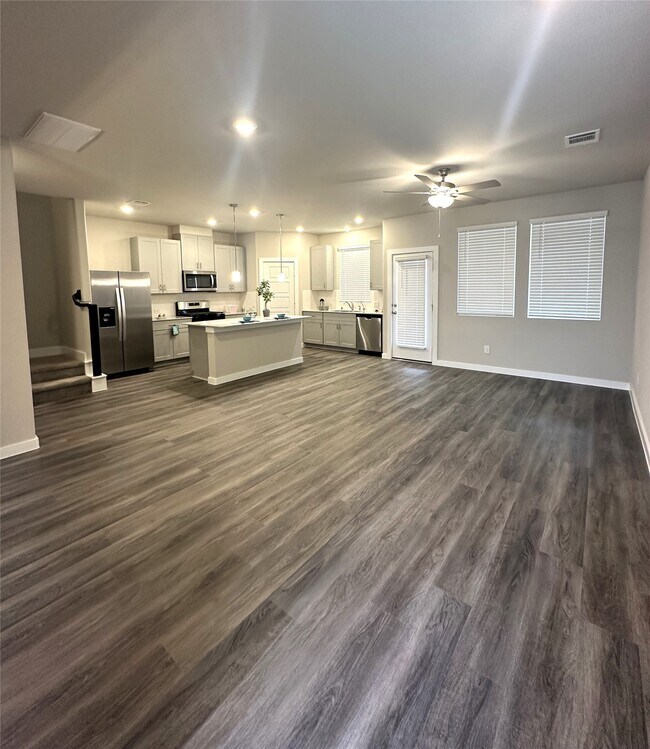 Building Photo - 3110 Valley Peak Dr