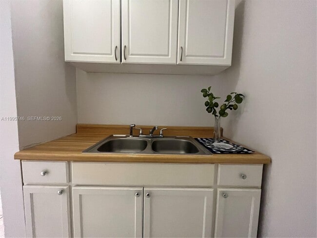 Building Photo - 2303 Adams St