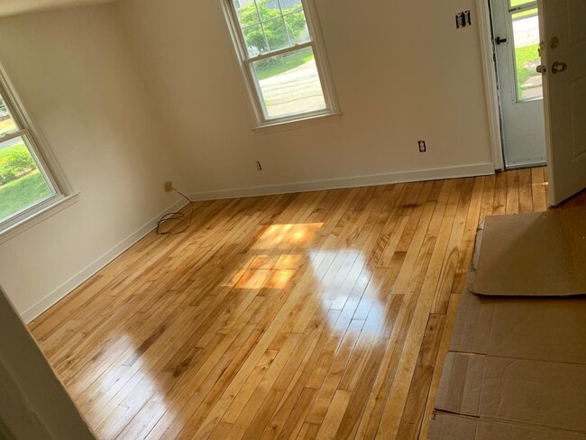 Building Photo - 47 Lyness St