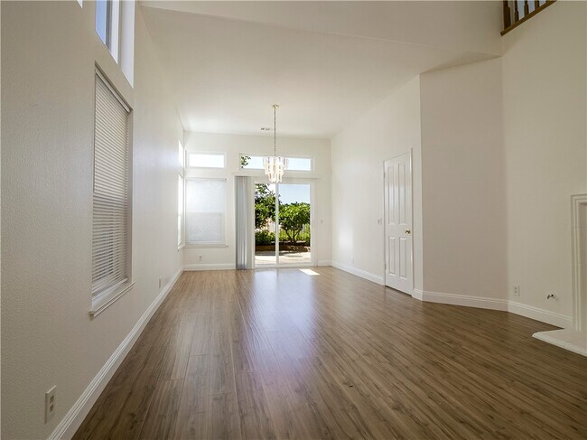 Building Photo - 25035 Eaton Ln