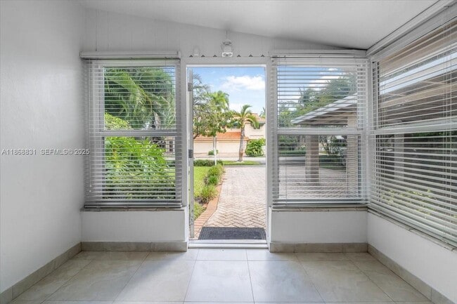 Building Photo - 613 NE 17th Terrace