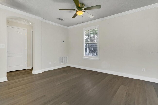 Building Photo - 1136 Fern Ave