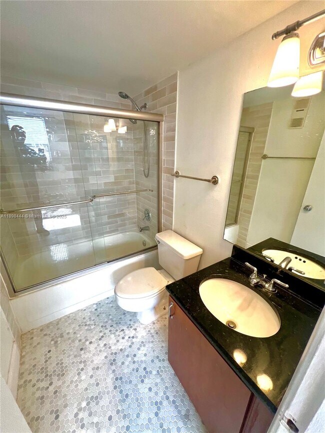 Building Photo - 770 Claughton Island Dr