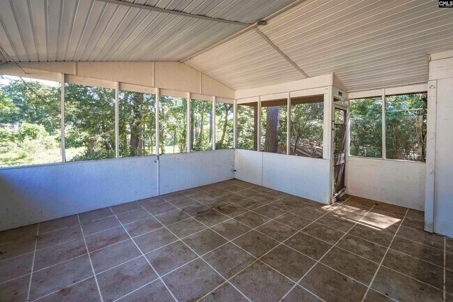 Building Photo - 1405 Parkdale Dr