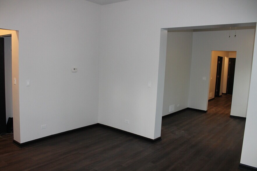 Building Photo - 11309 S Edbrooke Ave