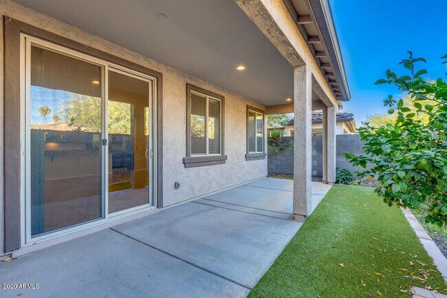 Building Photo - 4770 E Tierra Buena Ln