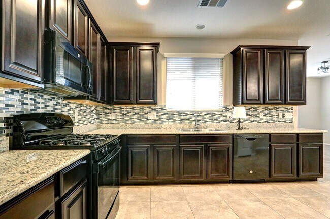Building Photo - 7680 Lots Hills Dr