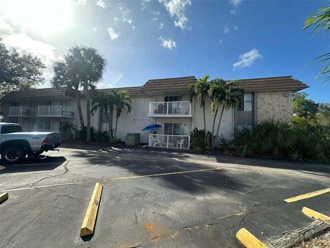 Building Photo - 1830 Maravilla Ave