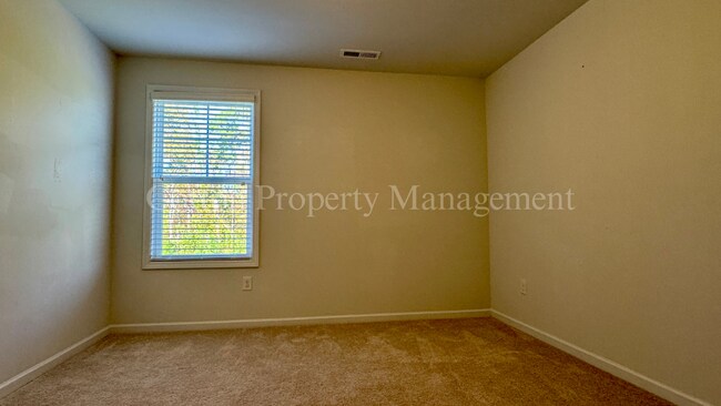 Building Photo - 473 Esthwaite Dr SE