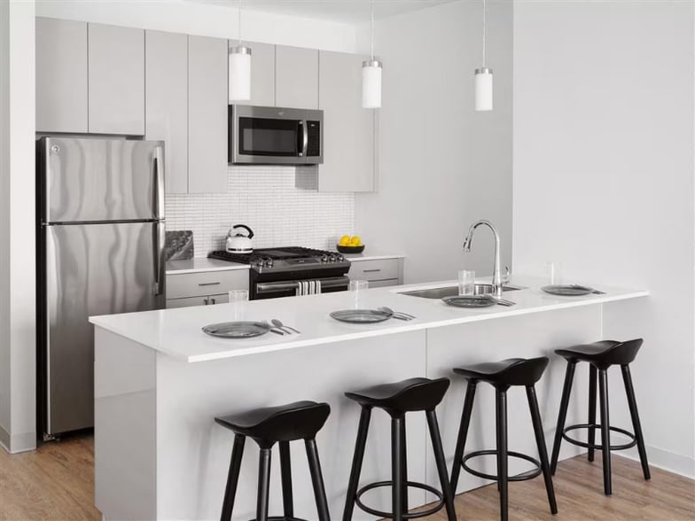 Building Photo - 413 S Halsted St