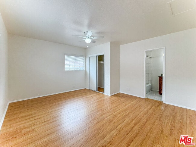 Building Photo - 4459 W 136th St