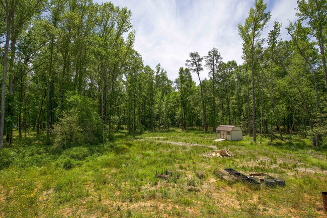 Building Photo - "Charming 3-Bed Oasis with 2.5 Baths on Century Lane, Cameron – Spacious 1744 sq. ft. Retreat!"
