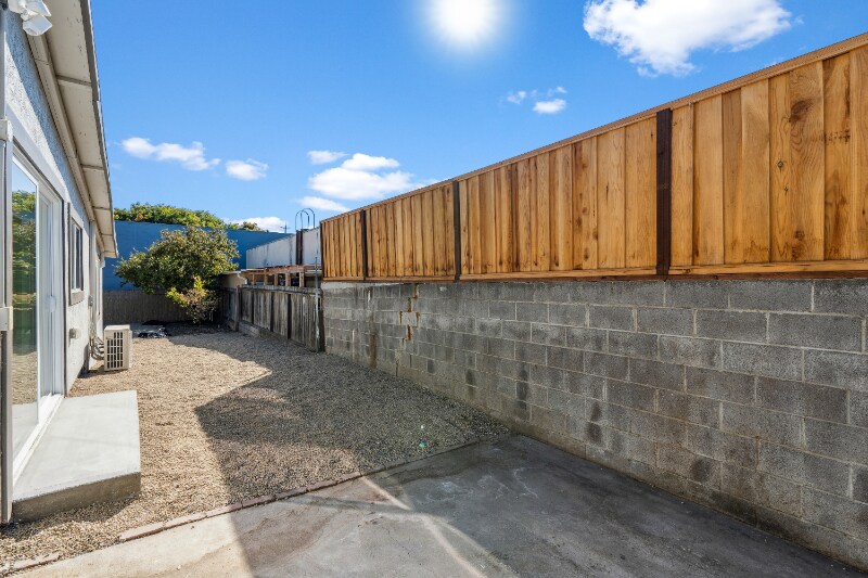 Building Photo - 1709 Noia Ave