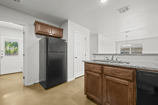 Building Photo - 1809 Indian Trail Dr