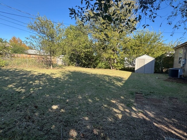 Building Photo - 3109 NW Liberty- AVAILABLE NOW!