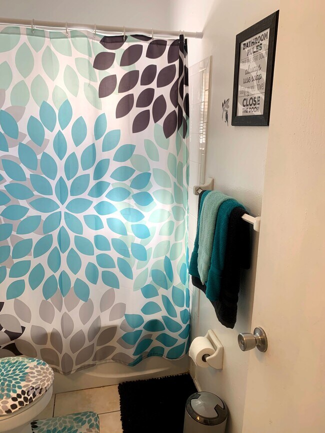 Building Photo - 4134 12th Ave S