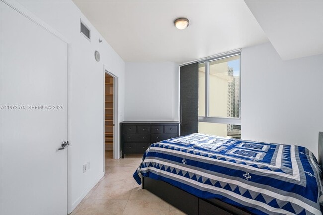 Building Photo - 350 S Miami Ave