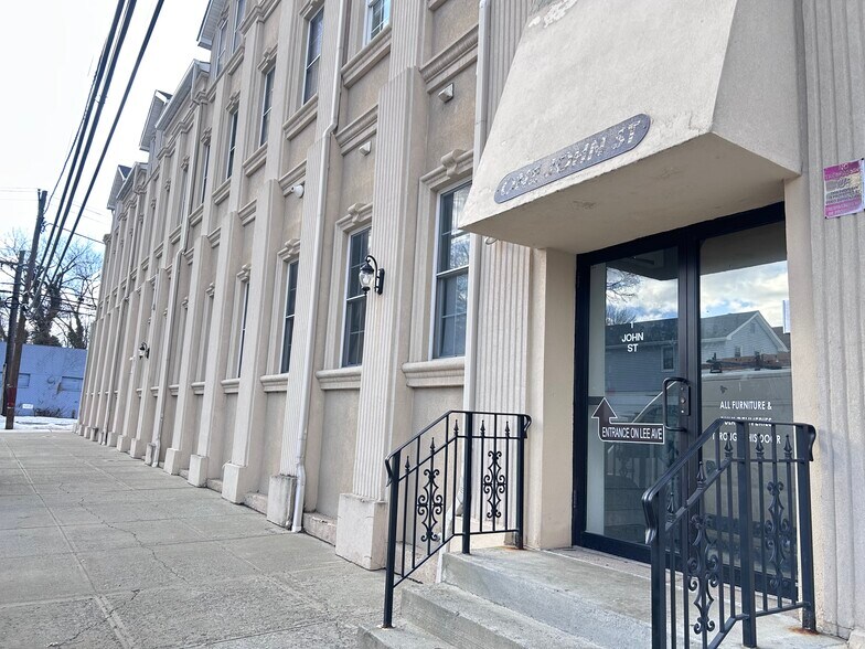 Building Photo - 1 John St