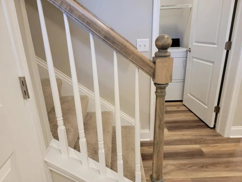 Building Photo - 605 White Chapel Rd