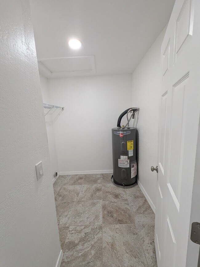 Building Photo - Nice 2/2 duplex in Crystal River