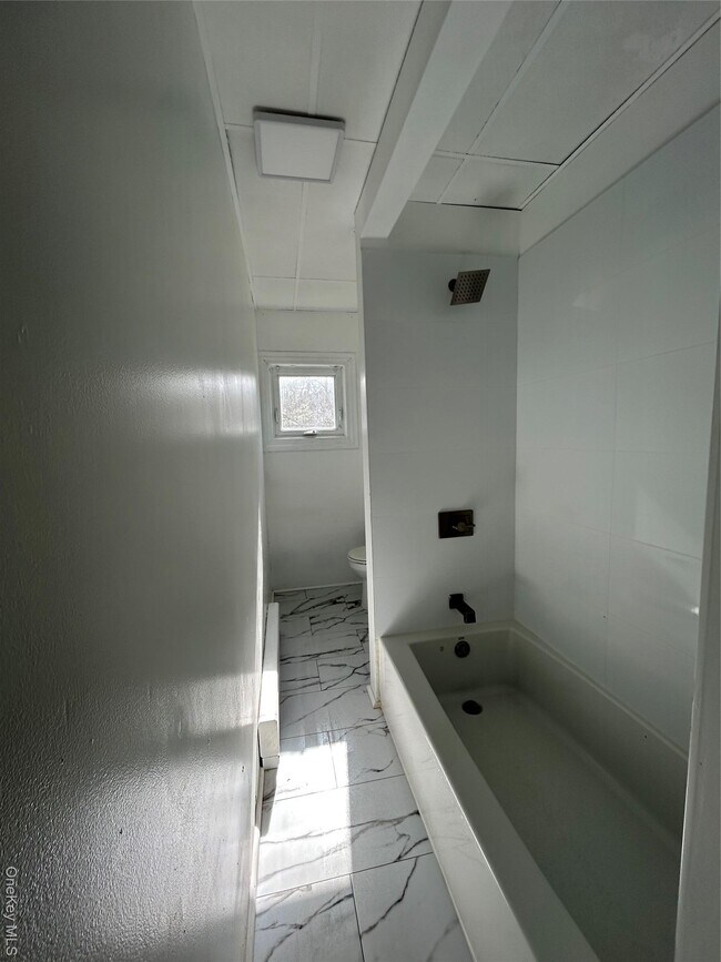 Building Photo - 206-208-208 W Main St