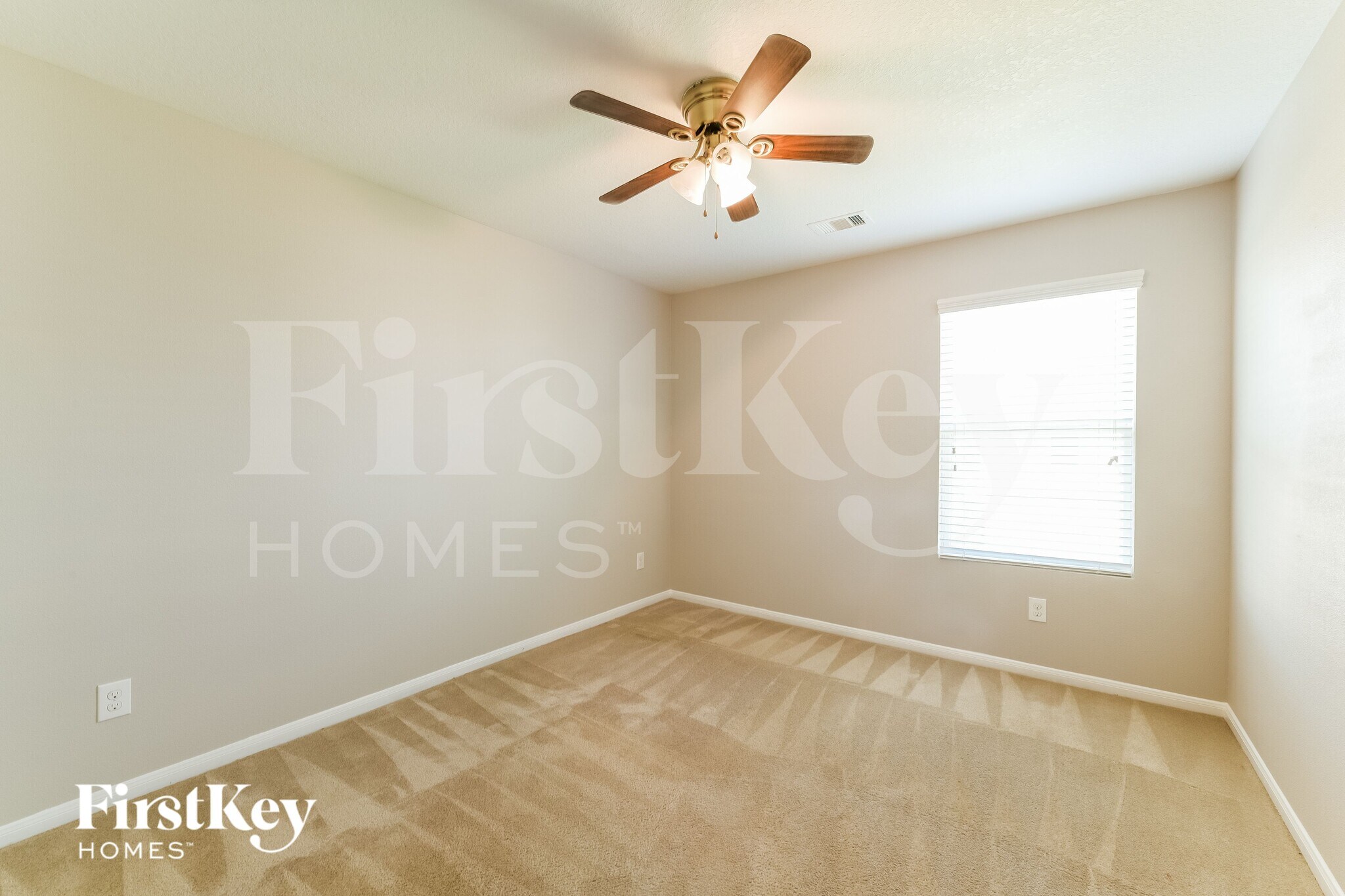 Building Photo - 9909 Hyacinth Way