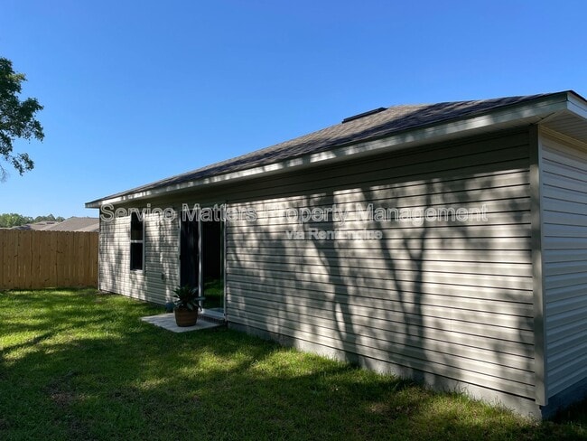 Building Photo - 6521 June Bug Dr